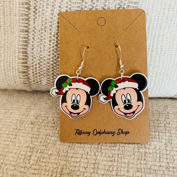 ONE Pair Mickey Santa Hat Earrings with Gold or Silver Ear Wires NWT - Picture 5 of 6